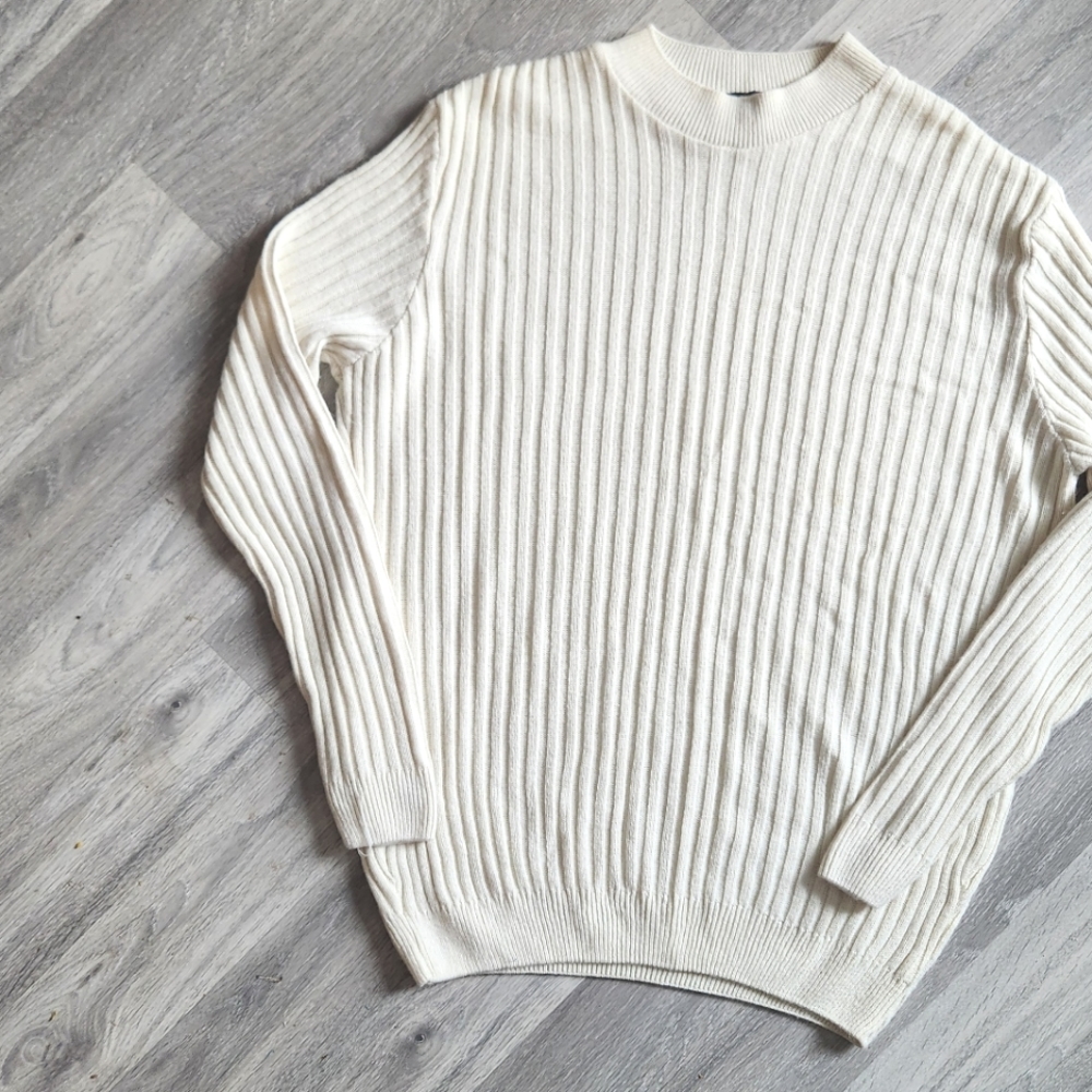 NEW Boohoo Ribbed knit sweater cream color medium